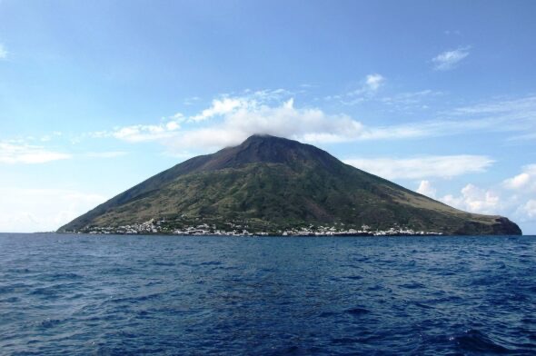 Stromboli-590x392